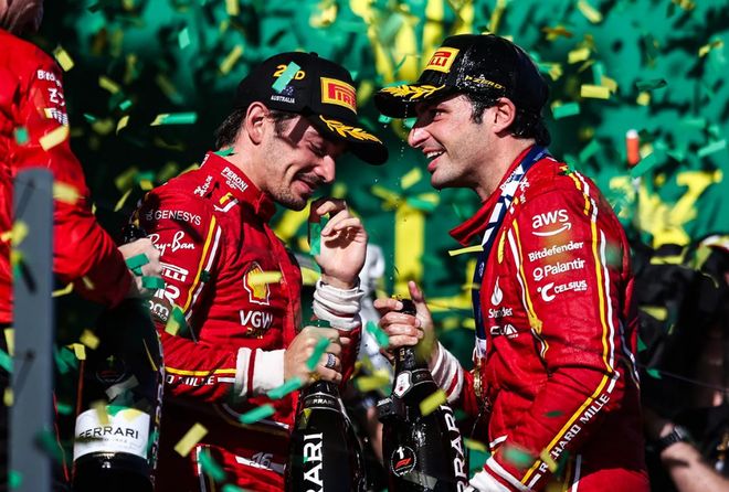 法拉利完胜梅赛德斯，塞恩斯扛起全队